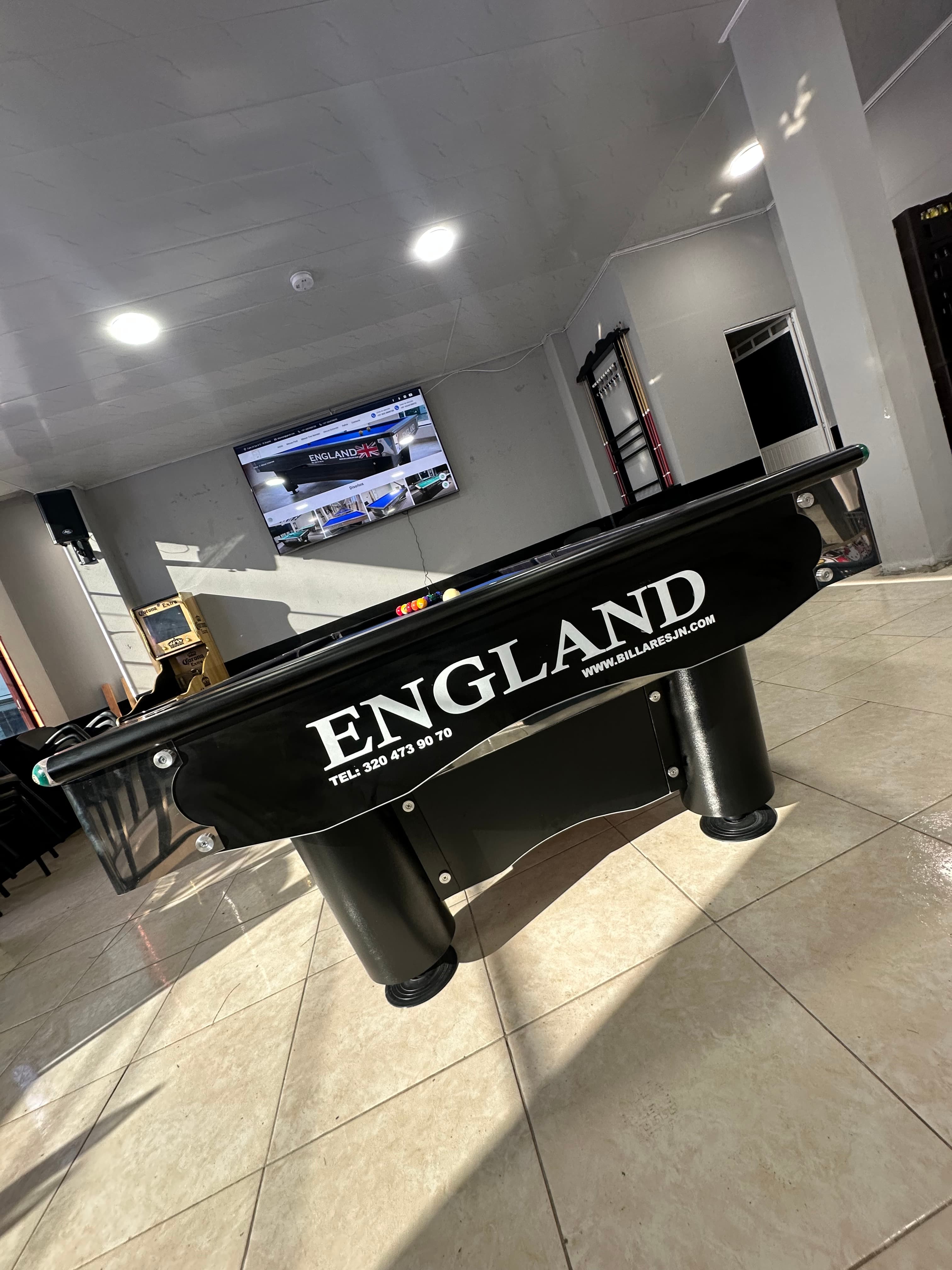 Mesa Pool tipo England